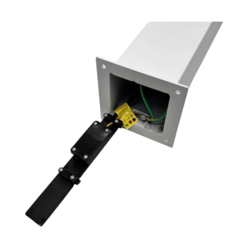 Portalampada Palo da Giardino Quadrato Universo H440 con Fissaggio a Terra per Lampadine E27 e Sensore PIR di Movimento