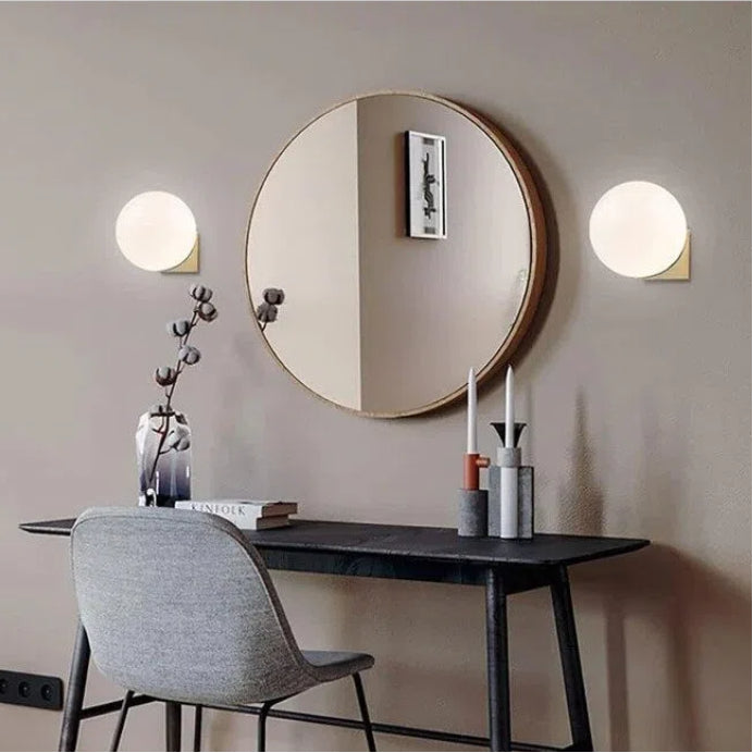 UNIVERSO AQ55 LAMPADA APPLIQUE MONTAGGIO A MURO MINIMLISTA SFERA IN ACRILICO CON ATTACCO G9 MAX 10W