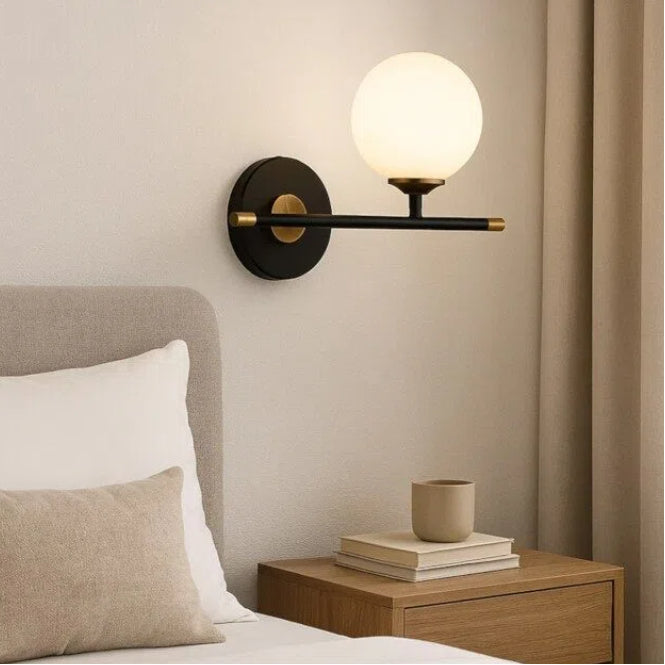 Applique Moderno da Interno Universo AQ60 – Con Sfera Decorativa e Portalampada Attacco G9