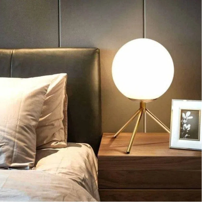 Lampada da Tavolo Universo Bronzo – Sfera in Metallo e Paralume in Vetro con Attacco G9, Max 60W