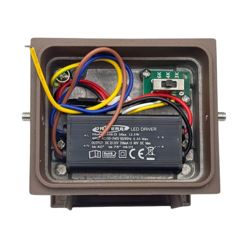 Applique da muro doppia LED COB 12W UNIVERSO ES46-C3C con fascio regolabile e switch CCT selezione luce 3000K 4000K 6500K IP65