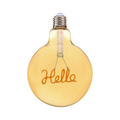 Lampadina LED E27 Universo G125-HELLO – 4W, Globo G125 a Filamento con Scritta "HELLO", Vetro Ambrato, Luce Calda 2500K
