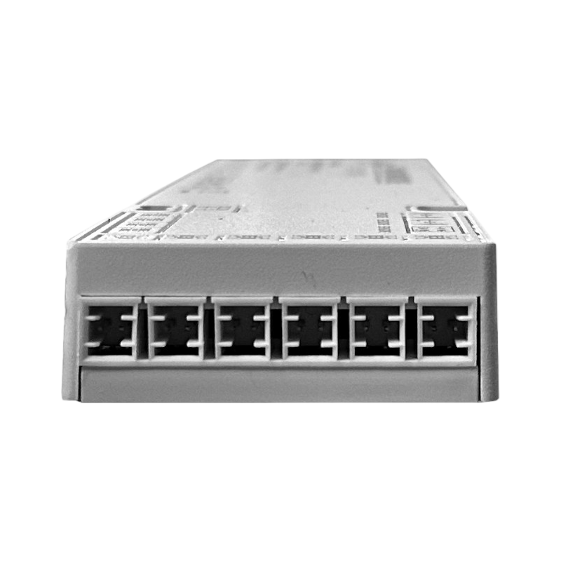 Alimentatore switching DC 12V 100W 8.33A con 11 uscite e 3 ingressi sensore per strip LED, ideale per impianti di illuminazione LED e applicazioni professionali e domestiche