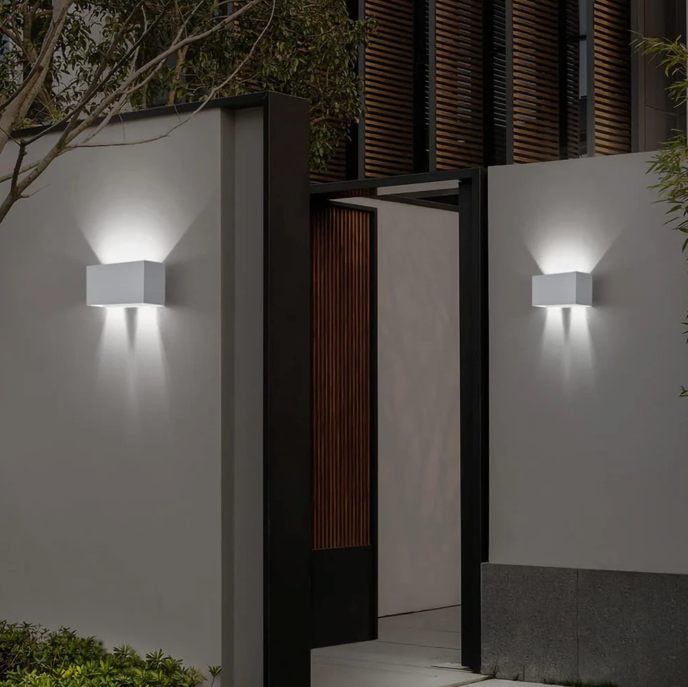 Lampada Applique LED da Muro Nero Bianco Grigi 24W con Doppio Fascio Luminoso Regolabile e Switch CCT 3000K/4000K/6500K IP65